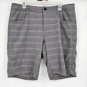 Kuhl Shorts Mens Sz 34 Gray Striped Outdoors Cargo Utility Hiking Performance